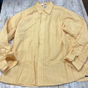 Gap Men's Shirt. Yellow. XL. 100% Cotton